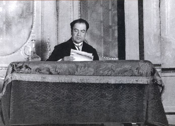 Rubén Darío en el Teatro Odeón en Buenos Aires, Argentina, en mayo de 1912. LA PRENSA/Reproducción/Revista Conservadora del Pensamiento Centroamericano.