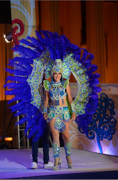 Una reina del Carnaval sufre quemaduras al prenderse su