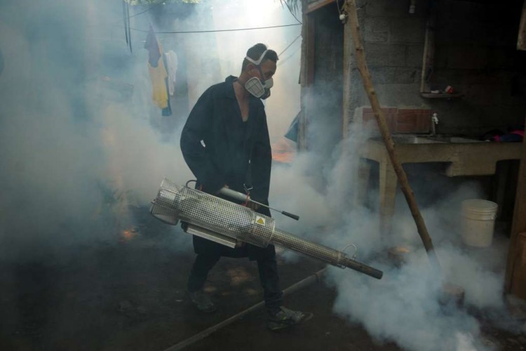 Las medidas para fumigación, abatización y destrucción de criaderos de zancudos también son básicas para prevenir la fiebre amarilla, al igual que el dengue, el zika y el chikungunya.
